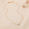 Collier minimaliste acier demi fleur 3 pétales strass 0124517 doré