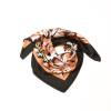 Carré satin fleurs graphiques touché soie polyester 0726539 cognac