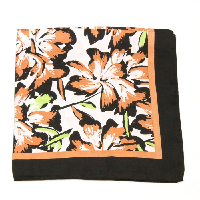 Carré satin fleurs graphiques touché soie polyester 0726539 cognac