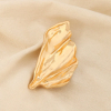 Broche épingle métal feuille stylisée martelée 0526518 doré