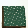 Carré satin motif végétal touché soie polyester 0726510 vert
